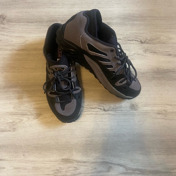 Nike ACG Exploraid  Black and Gray Men's Shoes - Picture 2 of 4